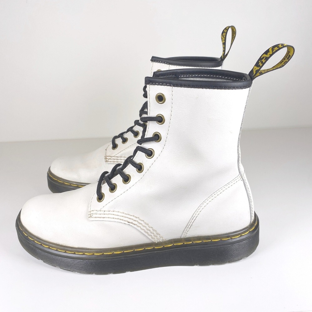 Dr. Martens Zavala Combat Boots Womens 7 White Excellent 8-Eye Leather AW004